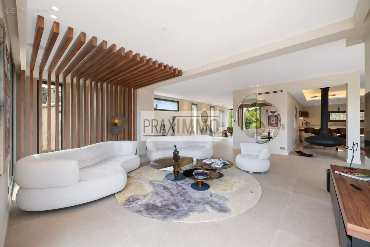 Maison 400 m² à Mougins  - photo 9