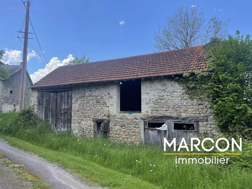 Maison à AUZANCES