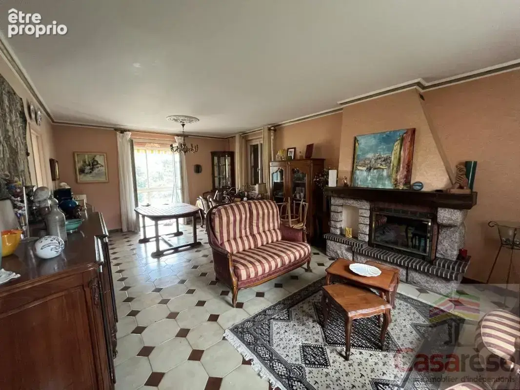 Maison 6 pièces 140 m² à vendre à Saint-Jean-De-Vaux (71640) - photo 5