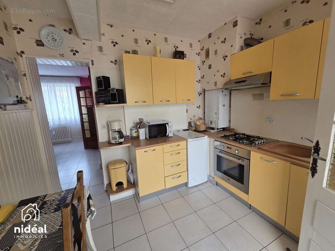 Maison à AULNOYE-AYMERIES