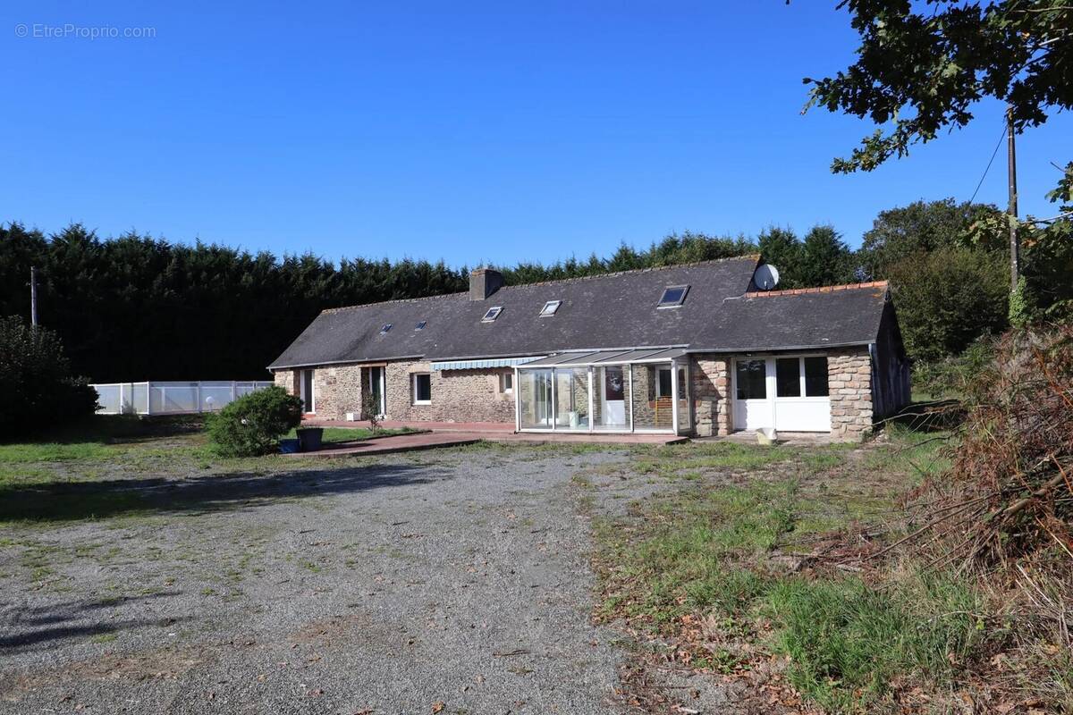 Maison à TREBRIVAN