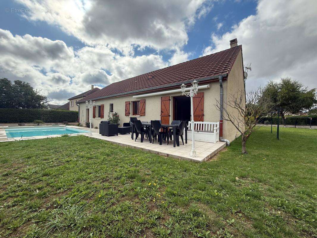 Maison à QUETIGNY