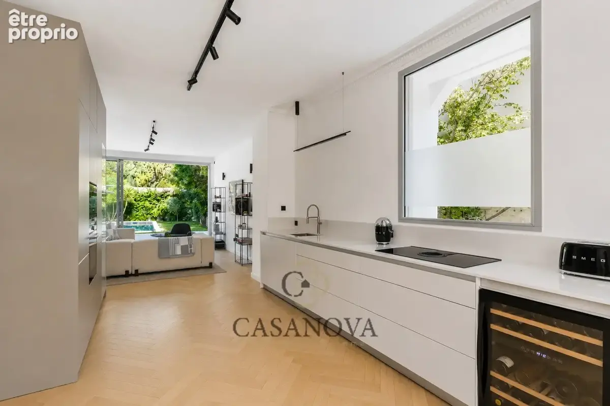Maison de caractère rénovée avec jardin paysager, piscine et garage aux Arceaux à Montpellier - photo 6