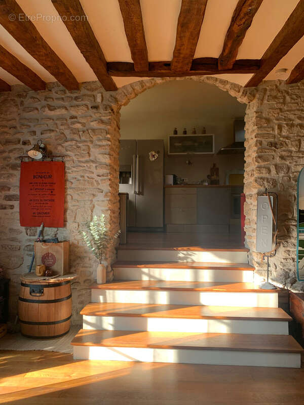 Coup de coeur Maison édifiée sur deux belles caves voutées - photo 6