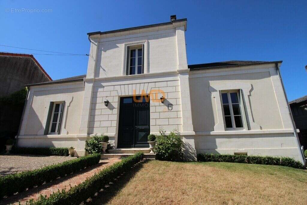 Maison à SAINT-JEAN-D'ANGELY
