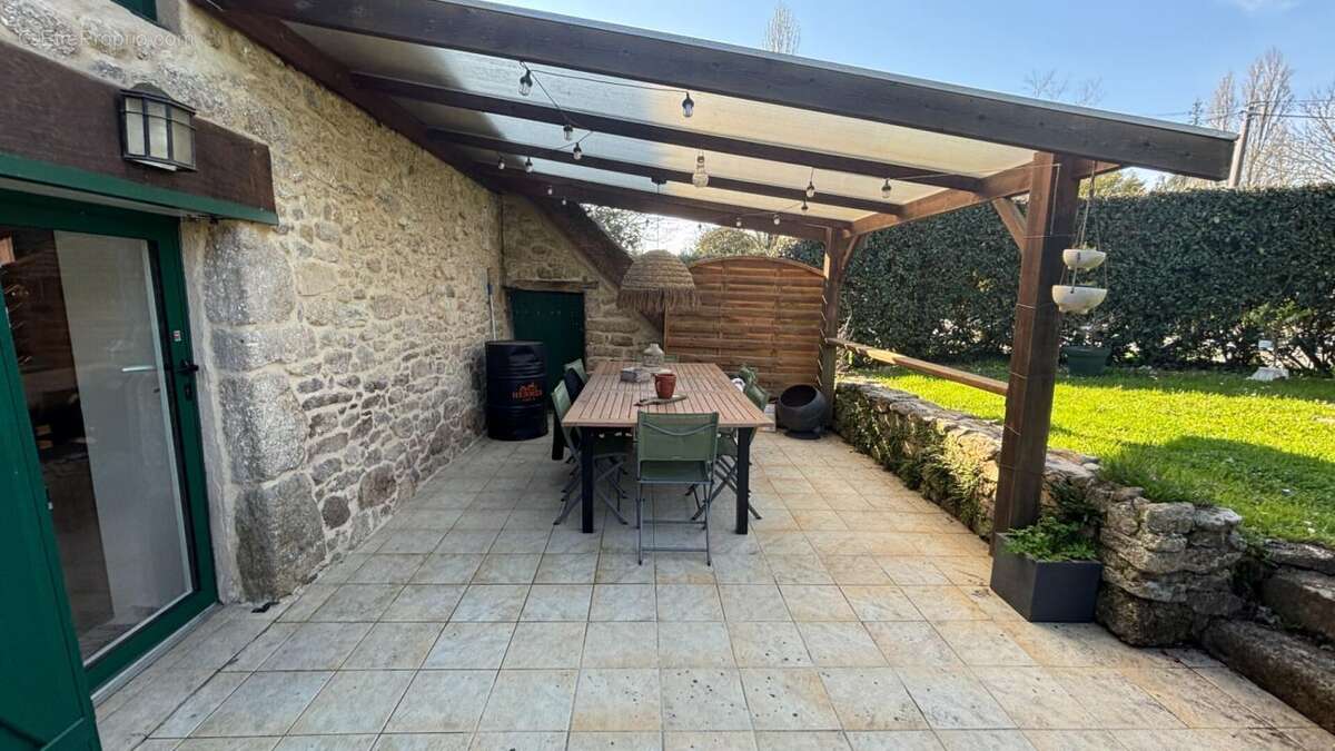 Maison à SAINT-LYPHARD