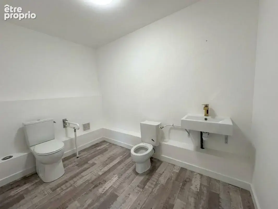 Bien Commercial À Vendre - photo 10