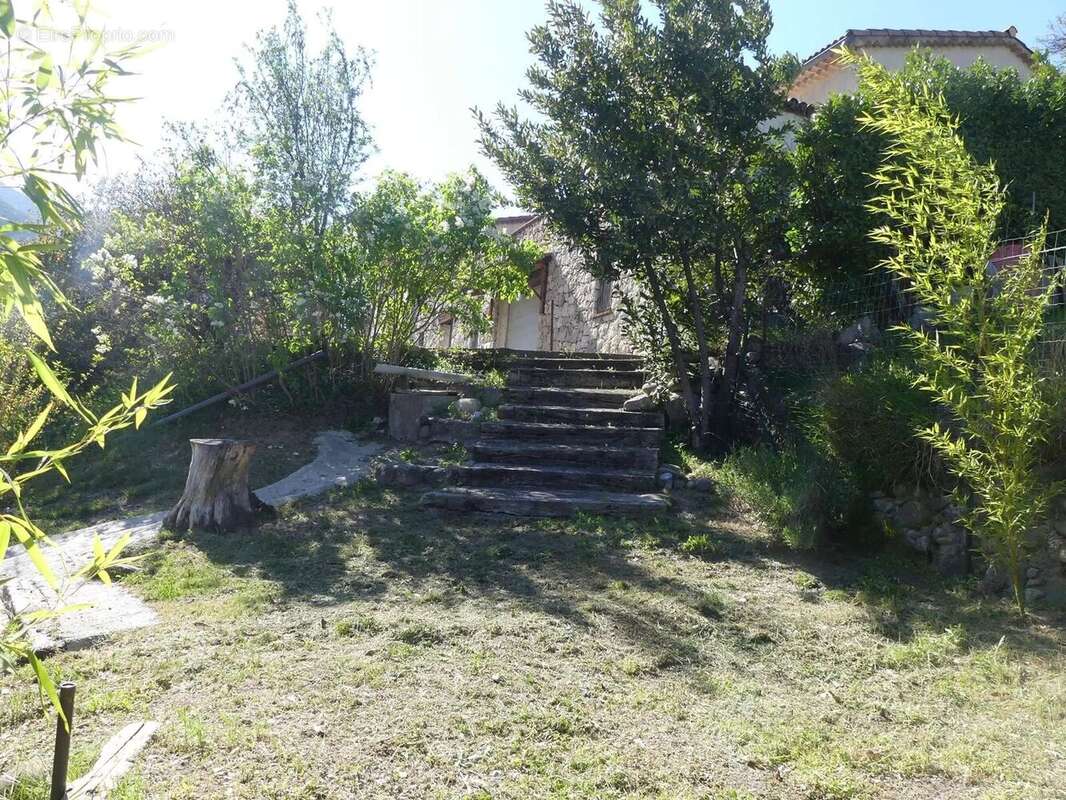 Maison à PUGET-THENIERS