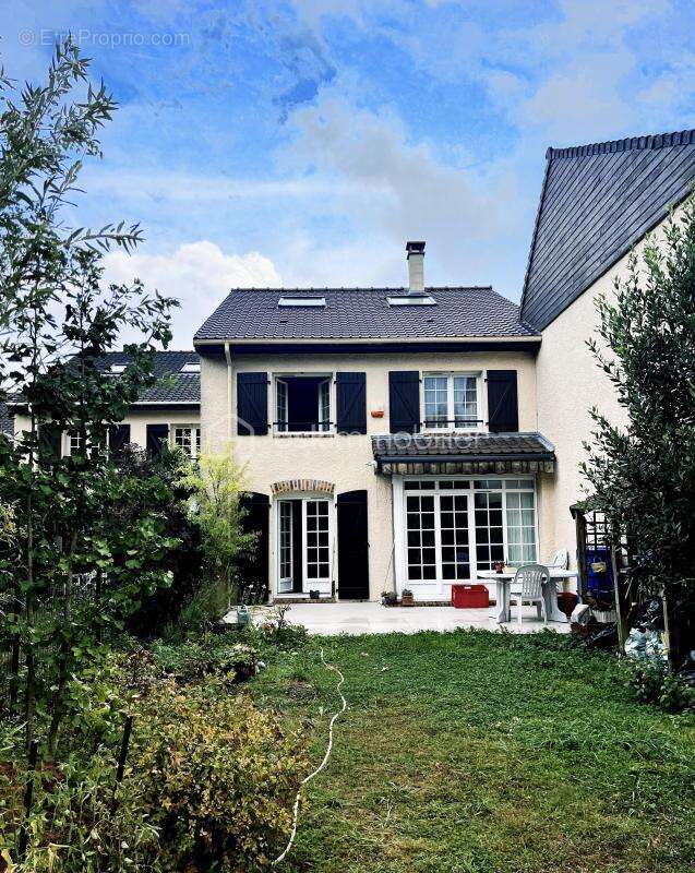 LES CLAYES - Maison de 4 chambres dans le Parc de Diane - photo 3