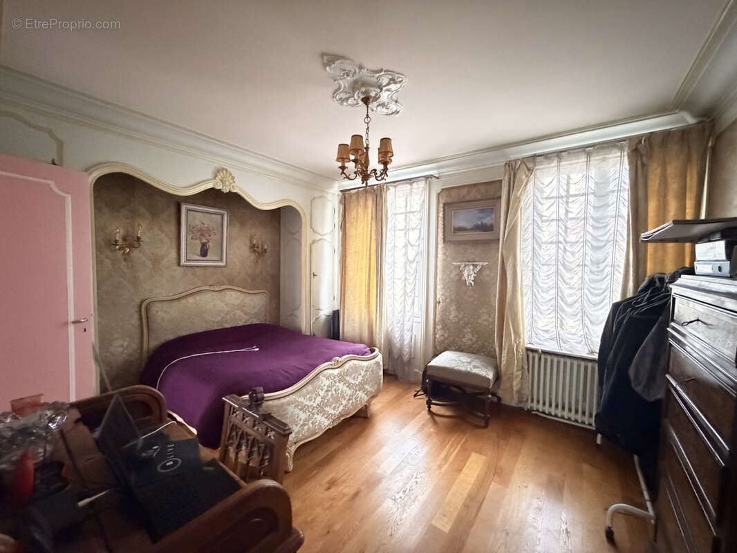 Maison à SAINT-MAUR-DES-FOSSES