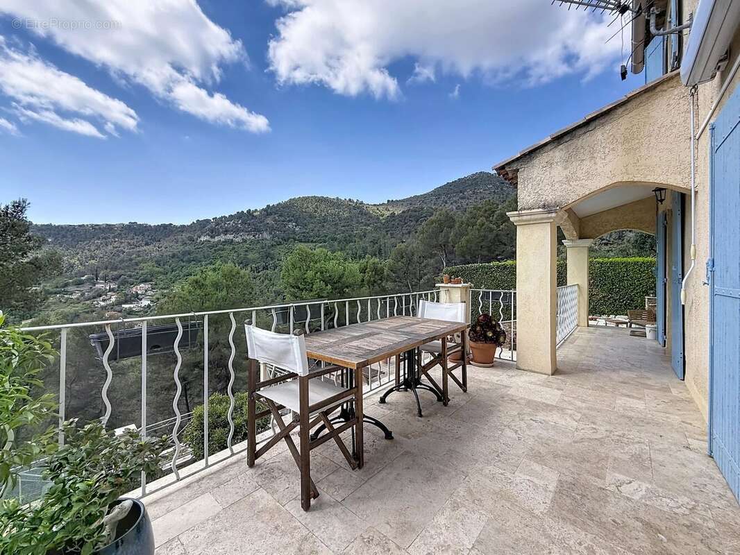 Maison à TOURRETTE-LEVENS