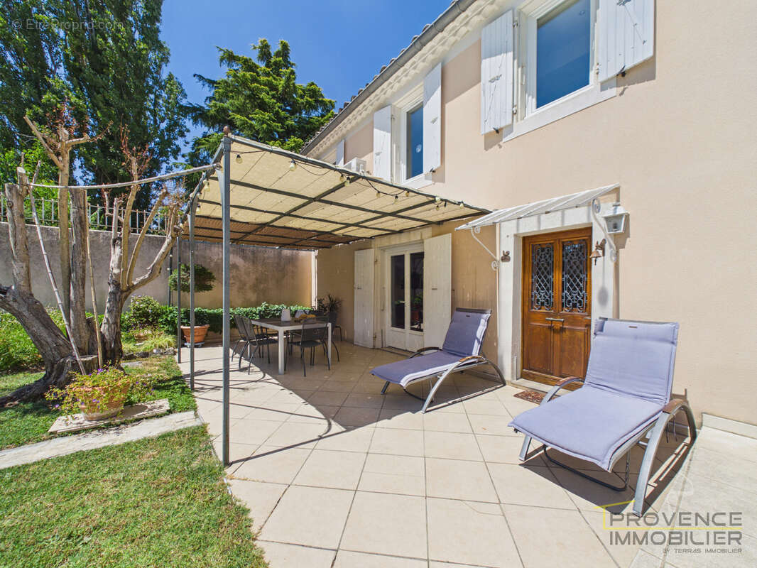 Maison à MONTELIMAR