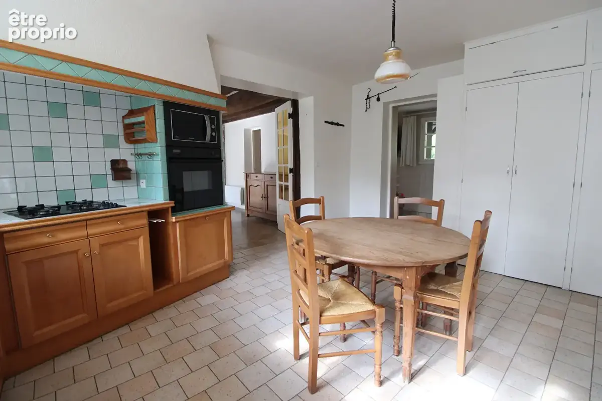 Maison de + 210 m2 avec dépendances (2nde maison) sur terrain de +/- 2500 m2 - photo 12
