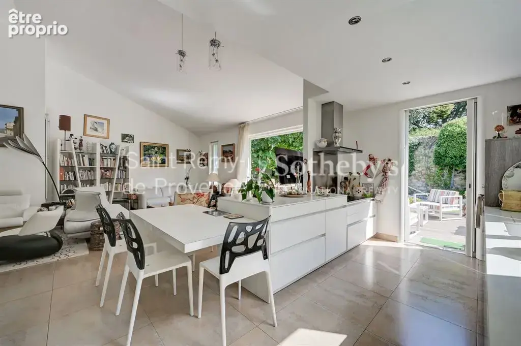 Maison plain pied edifiee en 2012 - coeur historique de villeneuve les avignon - piscine - photo 13