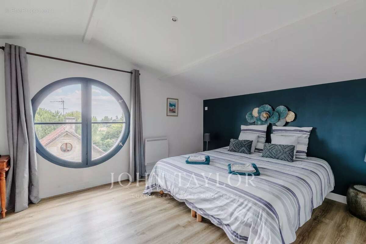 Maison à PRIGNAC-ET-MARCAMPS