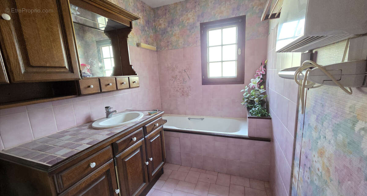 CHEMILLY   Maison sur sous-sol avec terrain de 1 500 m2 - photo 6