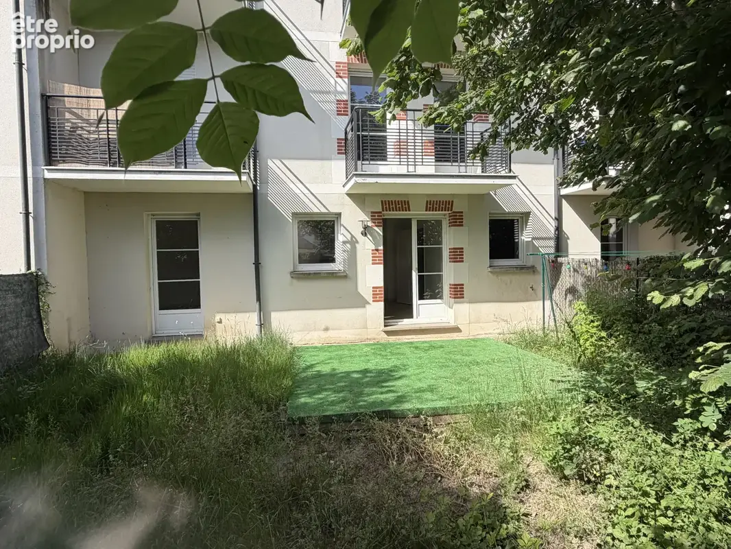 Saint denis en val - centre ville- dans residence  - f3 duplex avec jardin privatif - photo 1