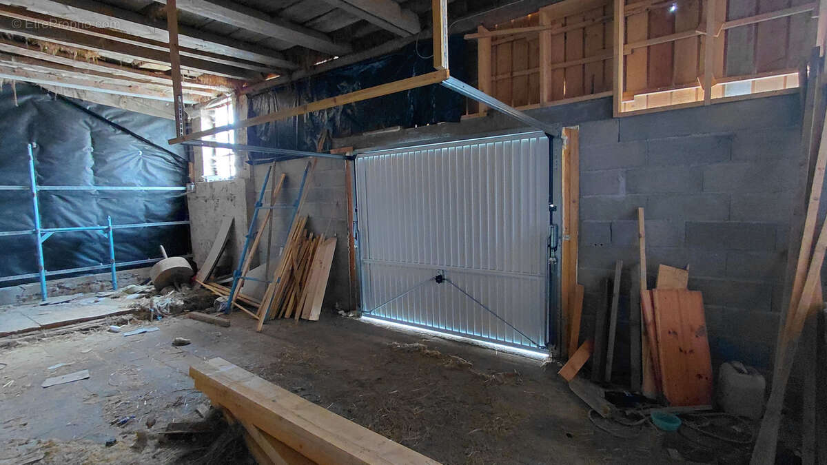 Maison à GUYANS-VENNES