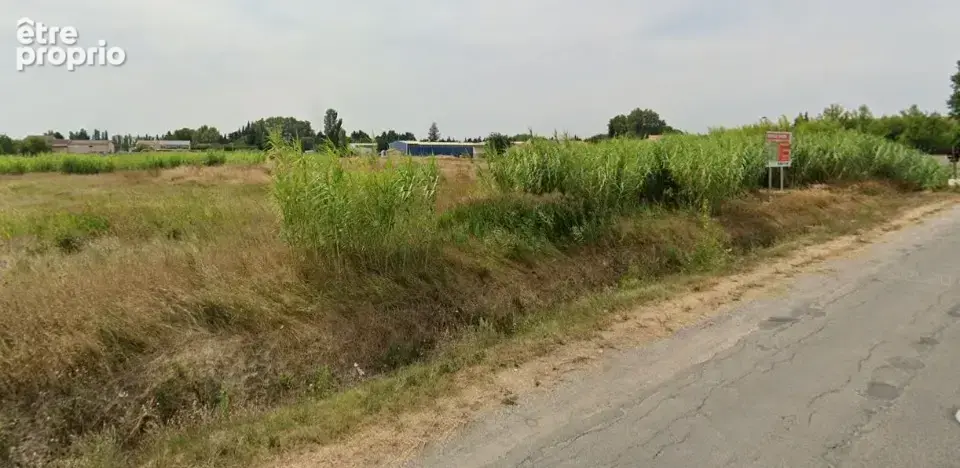 Terrain à L'ISLE-SUR-LA-SORGUE