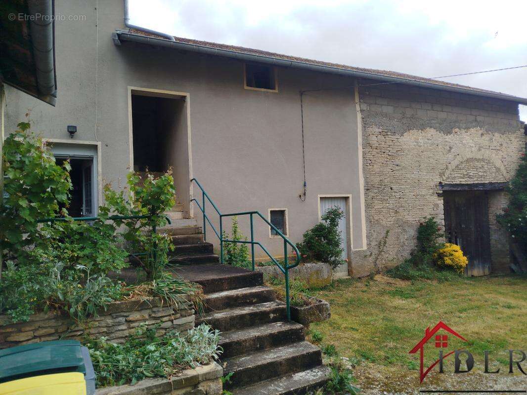 Maison à PERCEY-LE-GRAND
