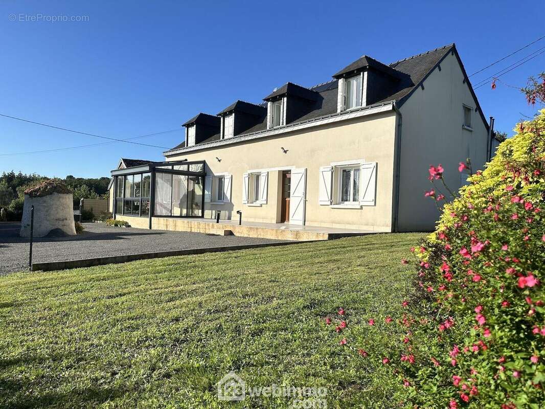 Belle maison de 182m2 - Maison à MOULIHERNE