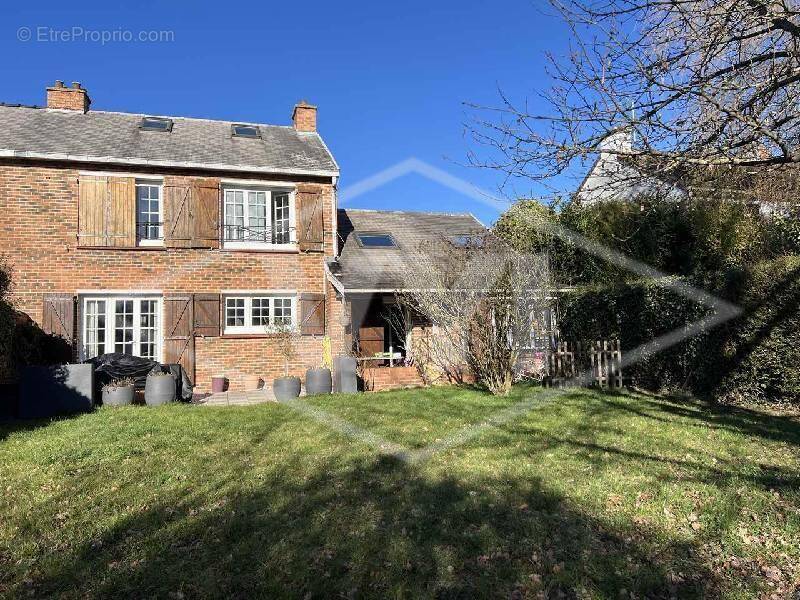 Maison à COMBS-LA-VILLE