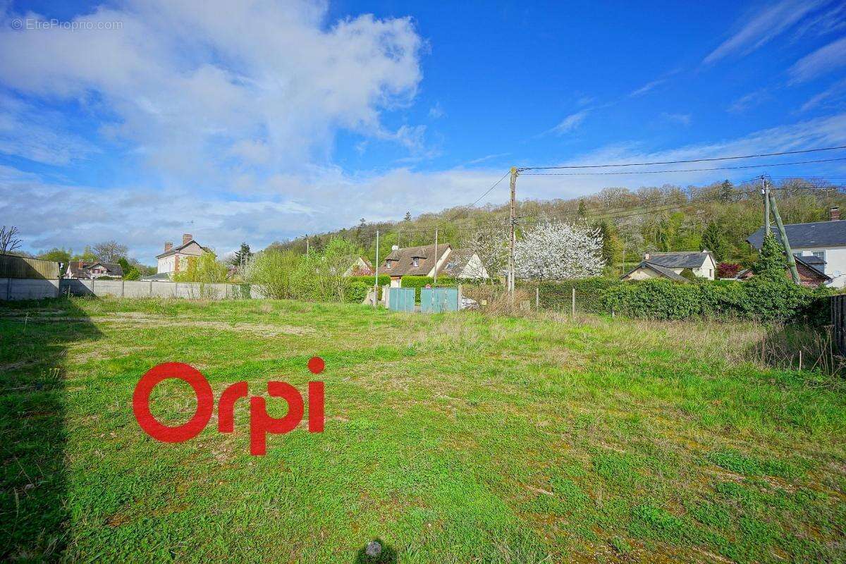 Commerce à MENNEVAL