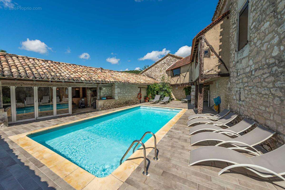 Maison à MONTCUQ