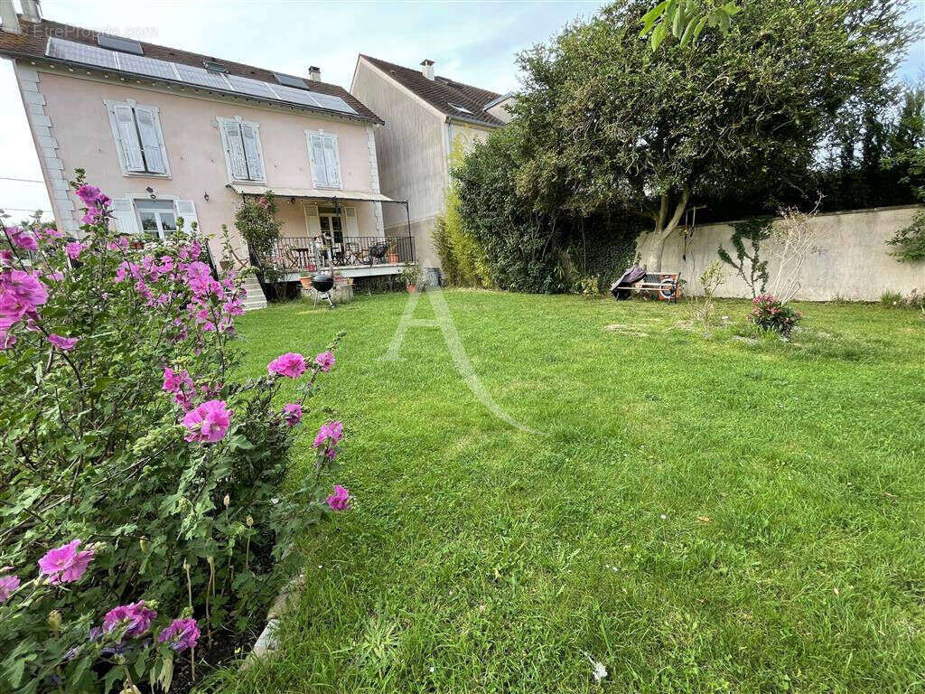 Maison à GRETZ-ARMAINVILLIERS