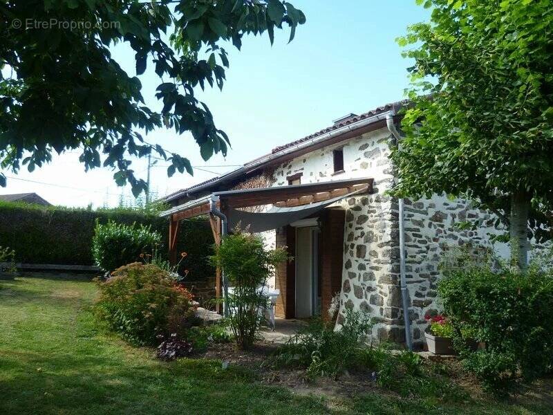 Appartement 95 m² à Oradour-Sur-Vayres  - photo 4