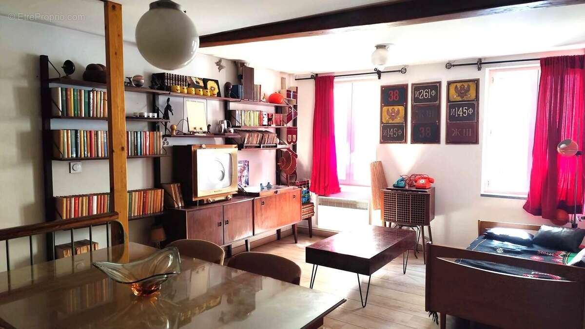 Appartement à PUGET-THENIERS