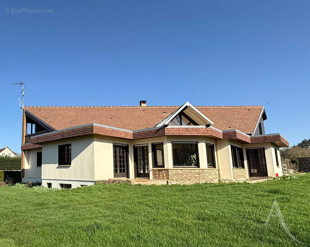 Maison à MAY-SUR-ORNE