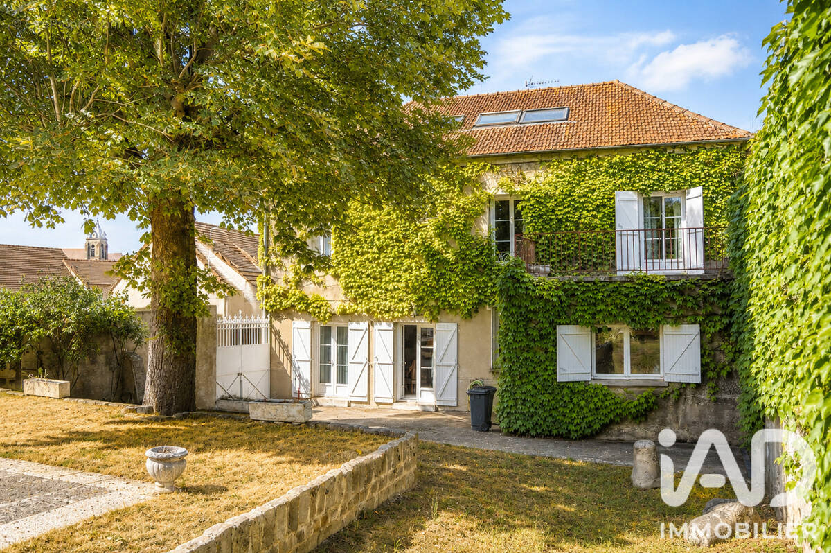 Photo 1 - Maison à VILLENEUVE-LA-GUYARD