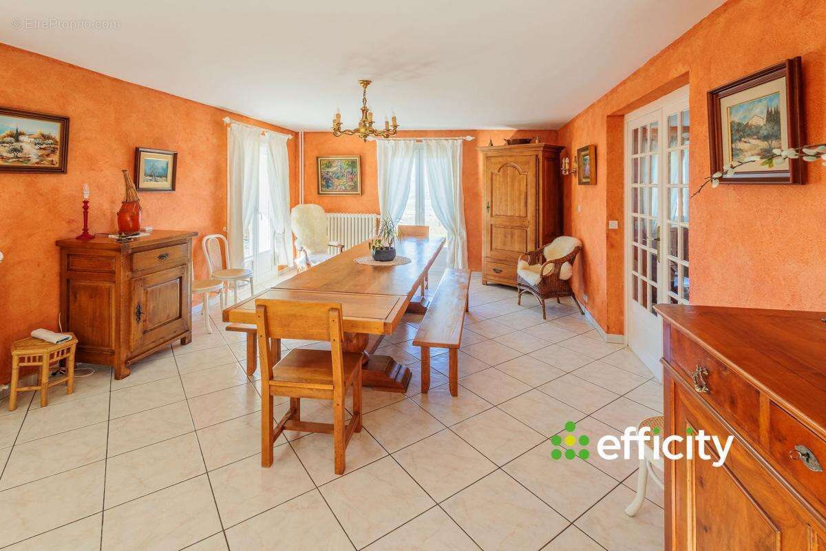 Maison à SAINT-PIERRE-DE-CHANDIEU