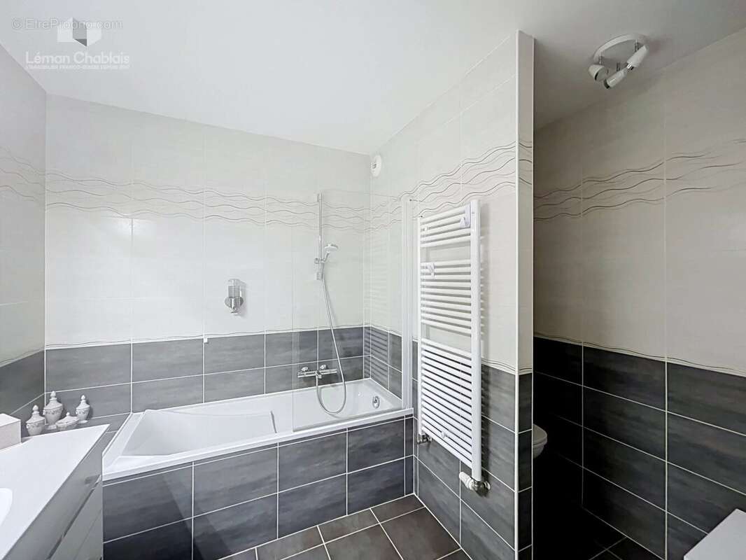Evian-les-bains. t4 en attique - photo 9