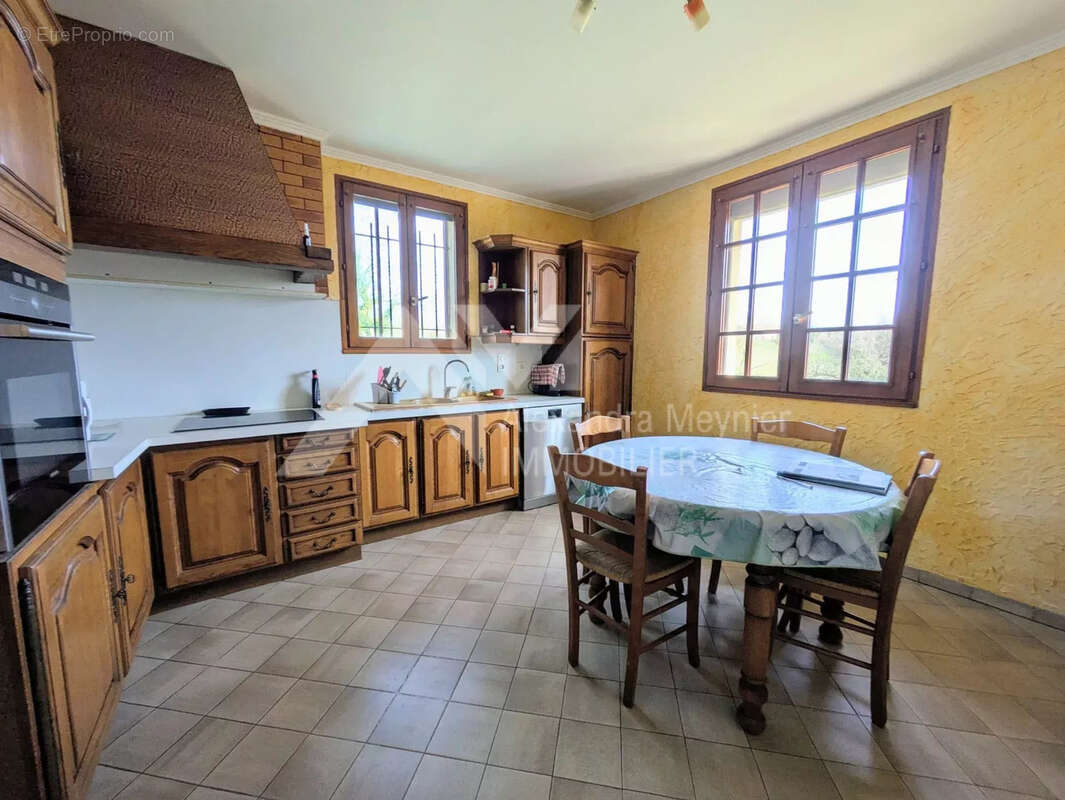 Maison à SAINT-ANTOINE-L'ABBAYE