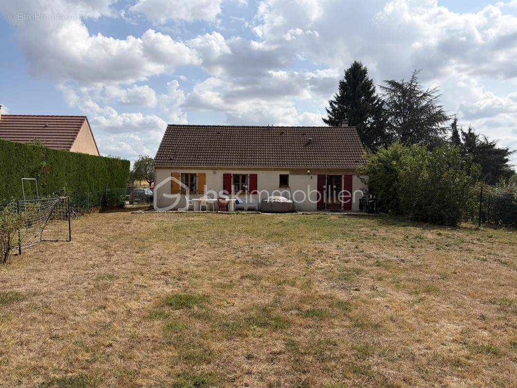 Maison à SAINT-SEROTIN