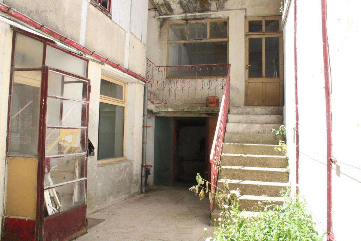 Ensemble immobilier avec plus de 830 m² exploitables. Fort potentiel de rentabilité - photo 9