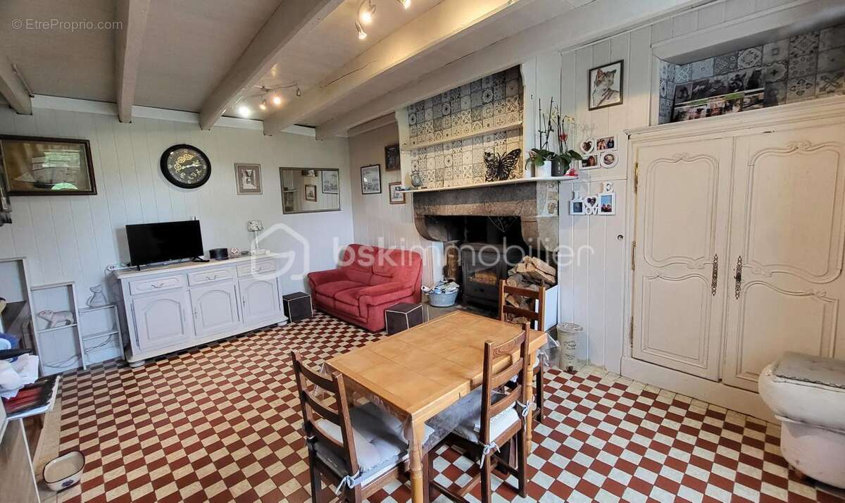 Maison à LE MESNIL-GILBERT