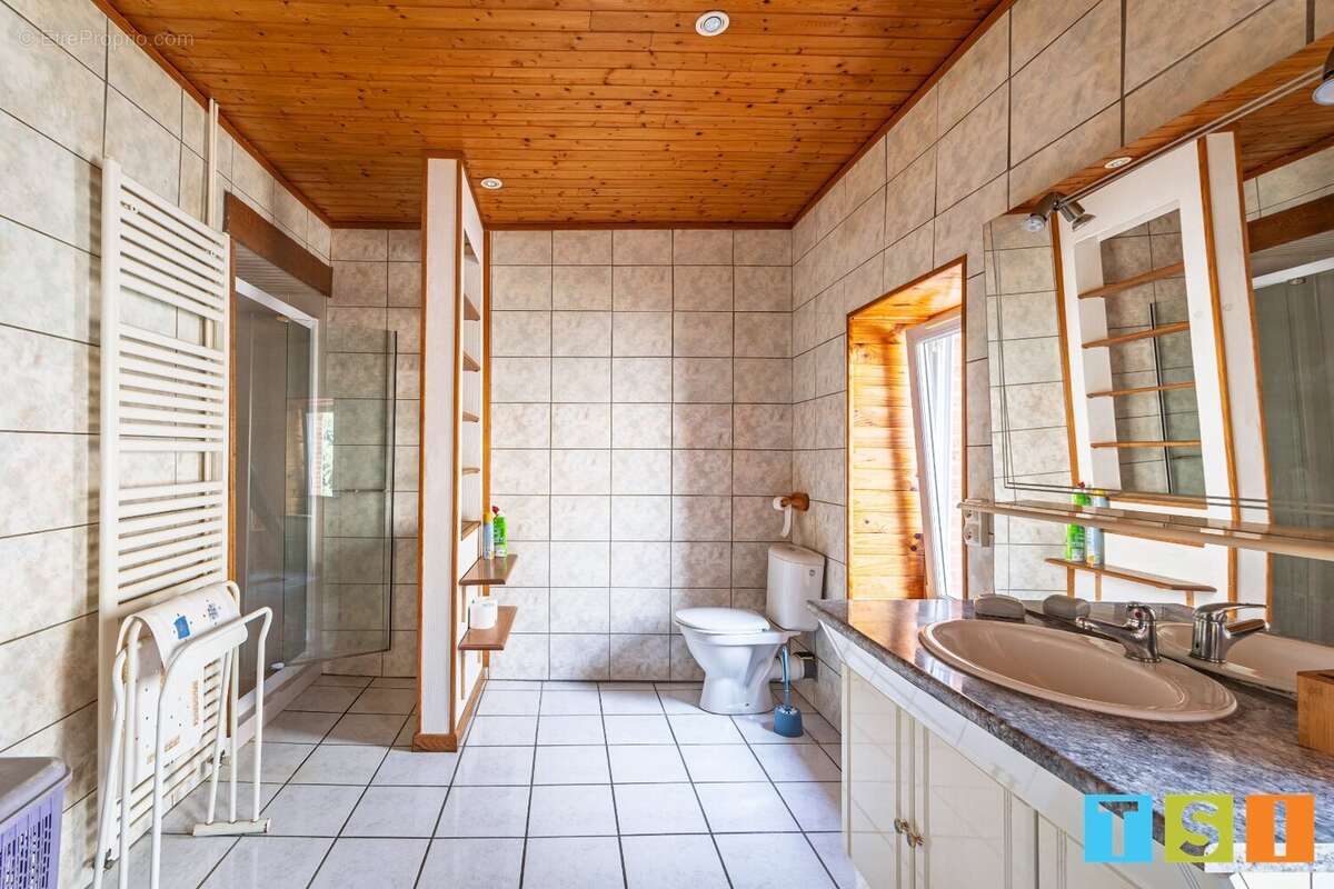 Maison à POUY-DE-TOUGES