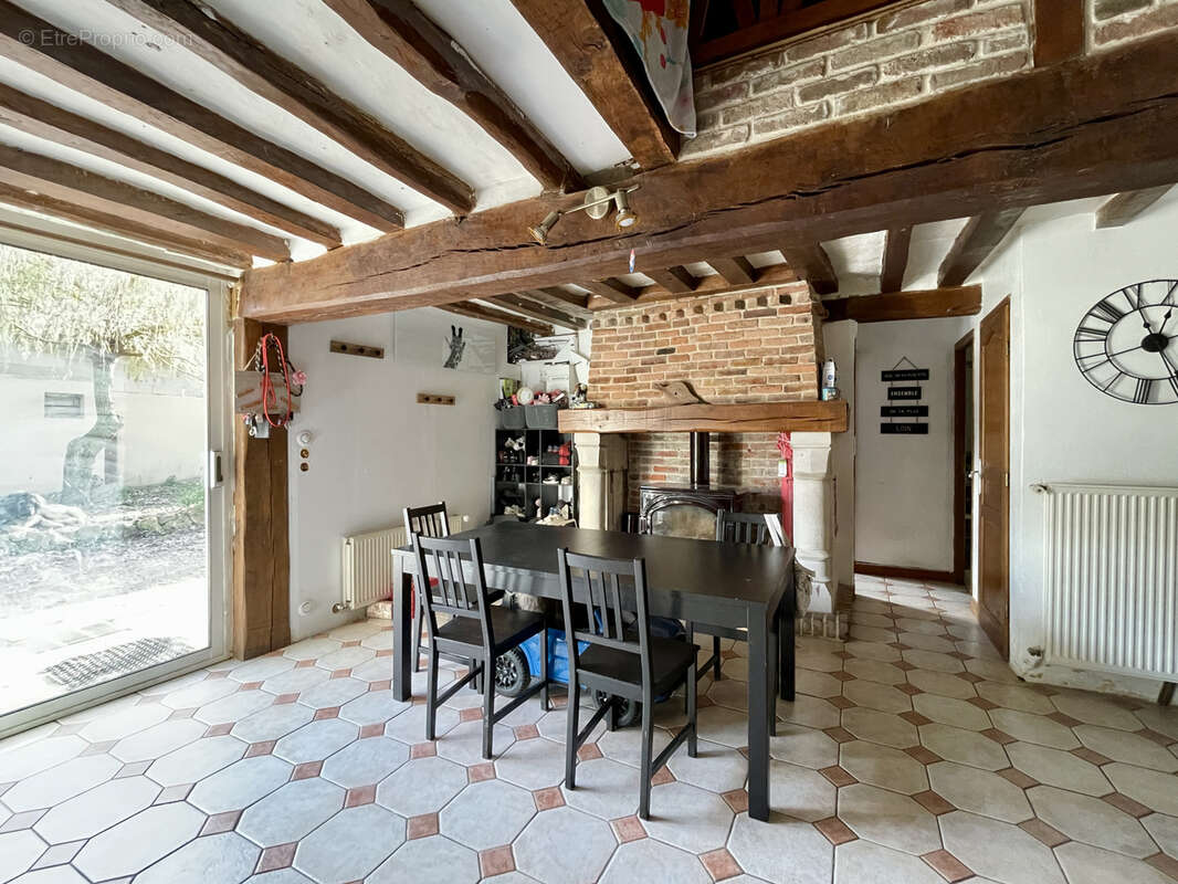 Maison à LES BAUX-SAINTE-CROIX