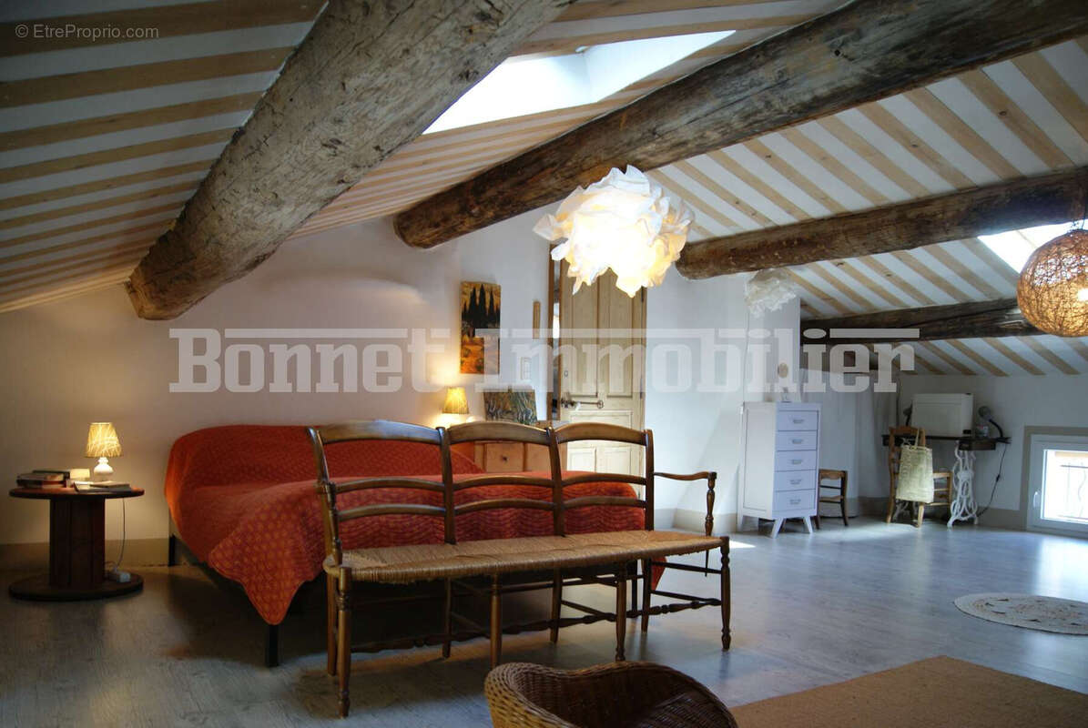 Appartement à NYONS