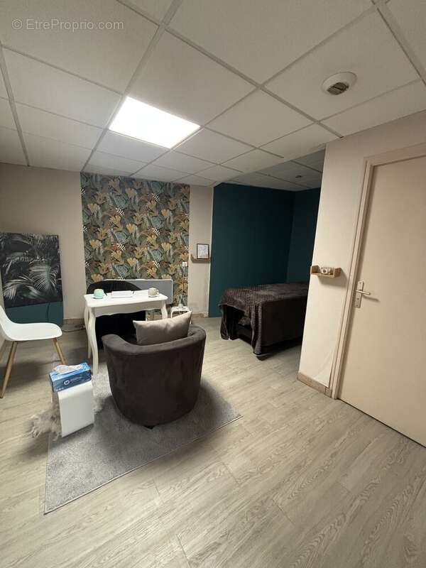 Commerce à LES HERBIERS