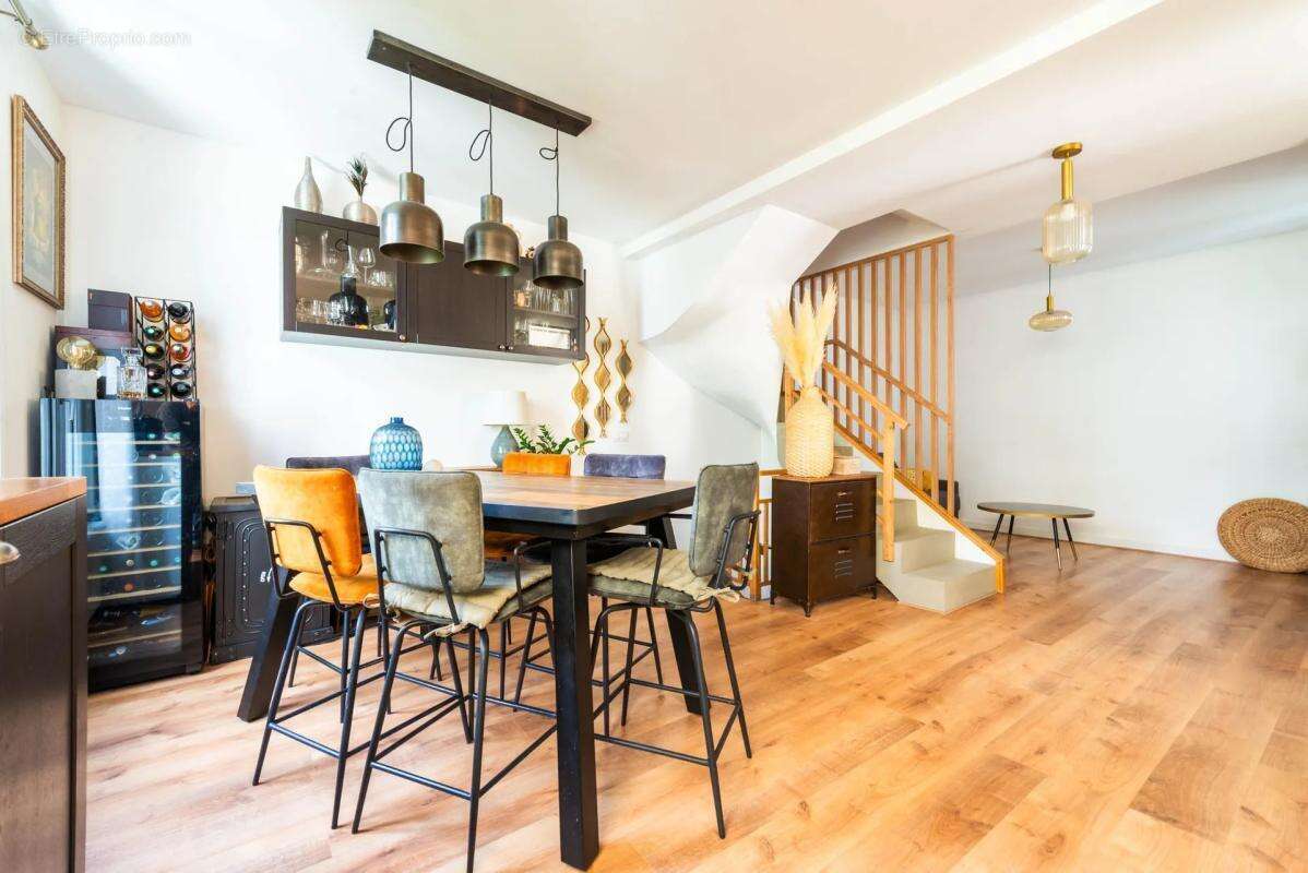 Appartement à COLOMBES