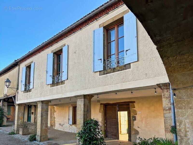 Maison à LUPIAC