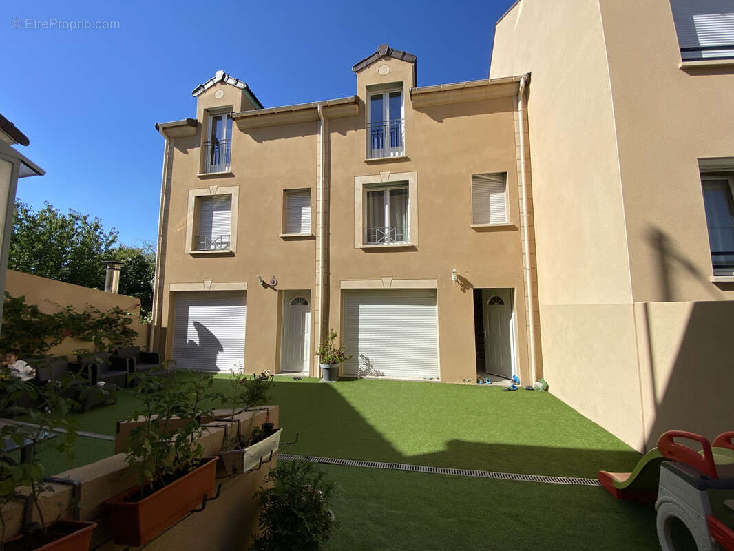 Maison à STAINS