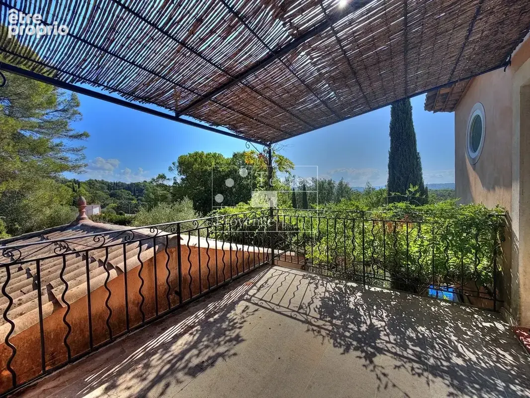 LORGUES – Élégante bastide provençale sur 4 000 m² avec piscine - photo 4