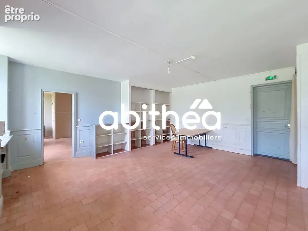 Demeure  707m2  11 chambres suites  chai  dependances  5.5 ha2 - photo 21