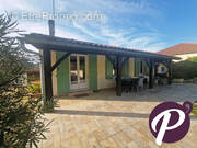 Maison à COUZE-ET-SAINT-FRONT