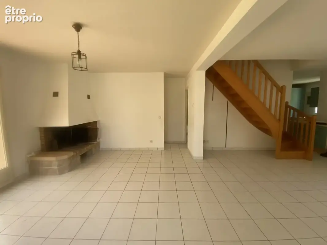 Maison centre - photo 11